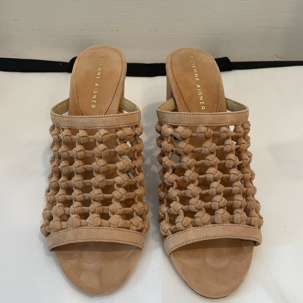 Etienne Aigner Lanai Sandal Fawn Suede Size 6.5